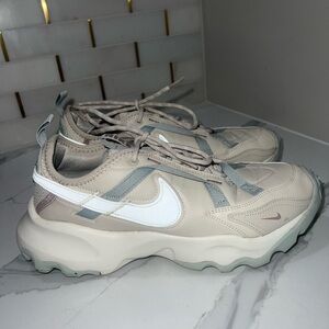 Nike Women's Beige Sneakers